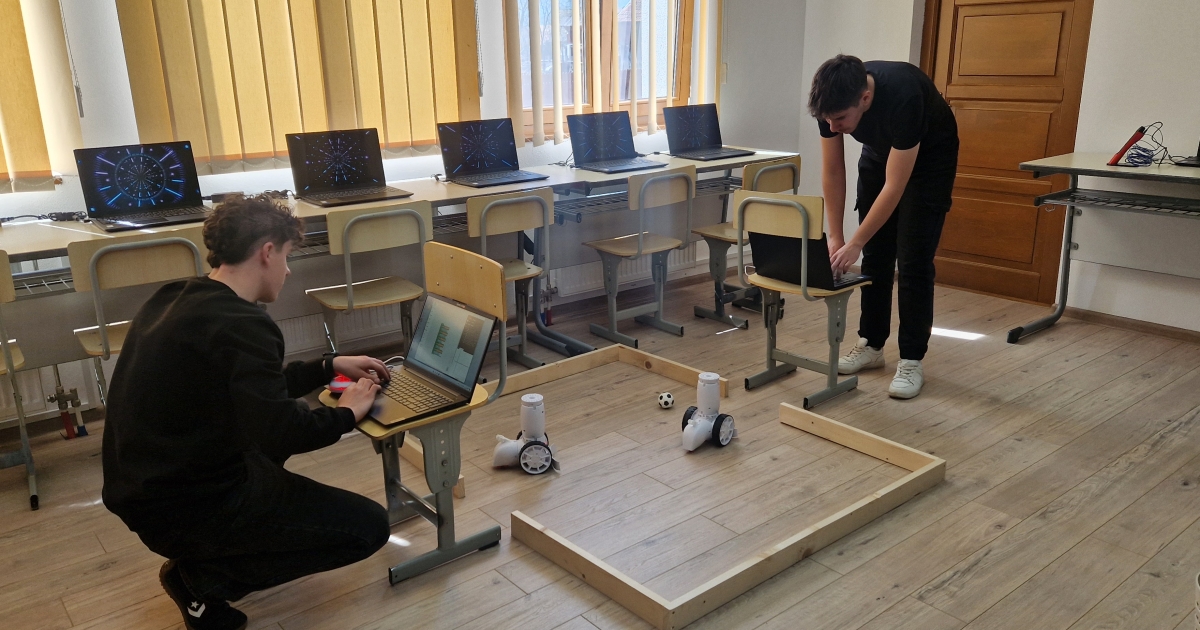 Okoslabort adtak át a Sövér Elek Szakközépiskolában